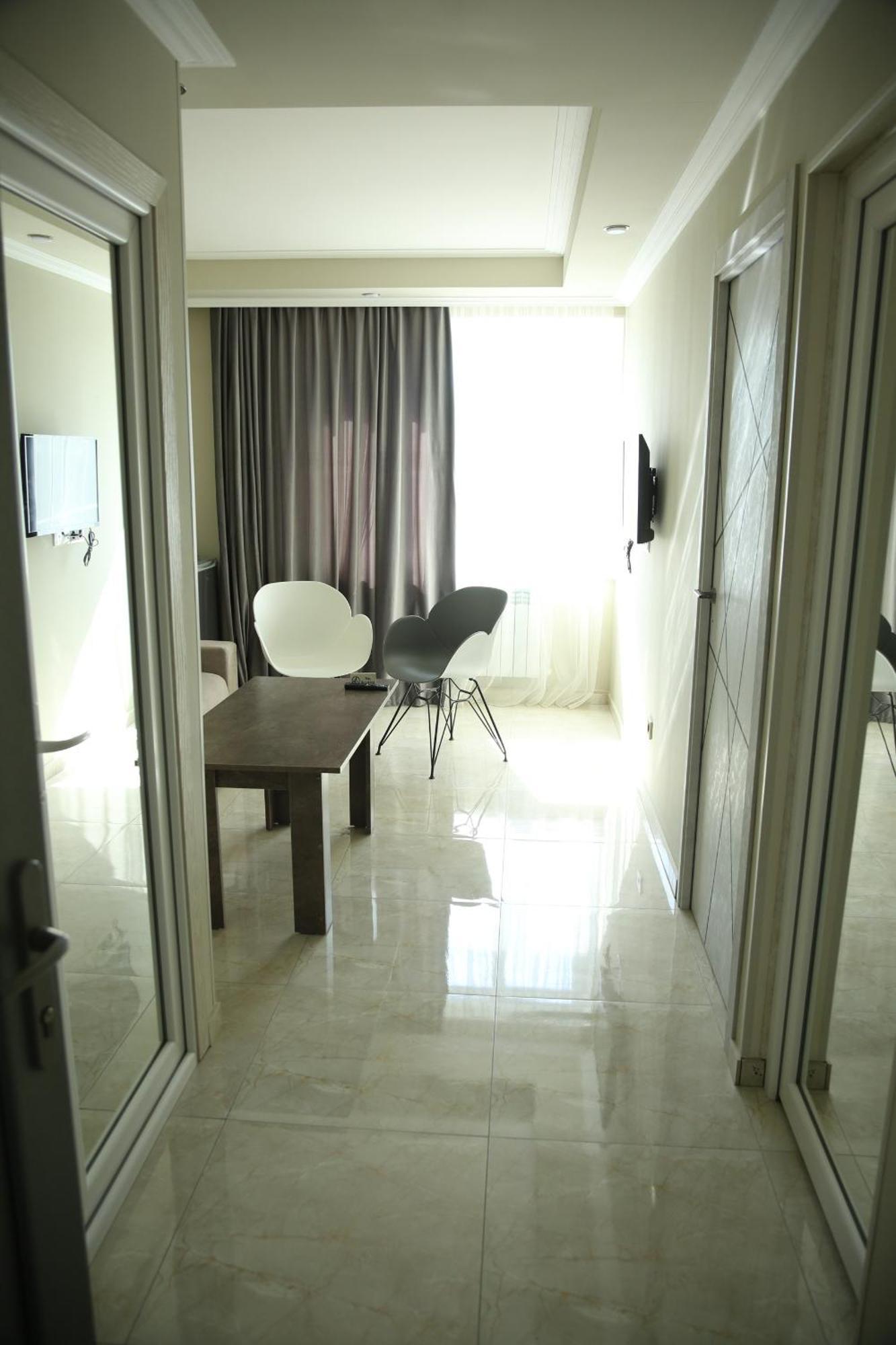 Vell Grey Hotel Martuni Exterior photo