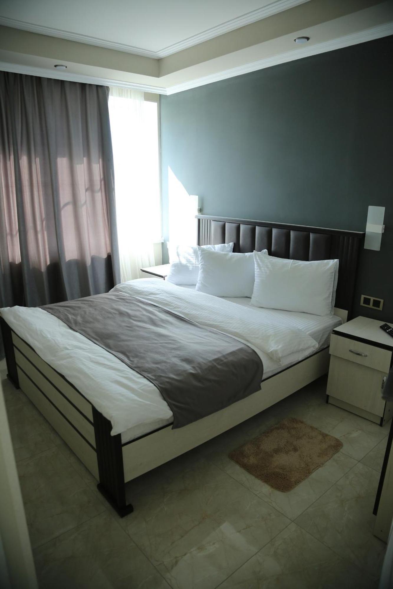 Vell Grey Hotel Martuni Exterior photo
