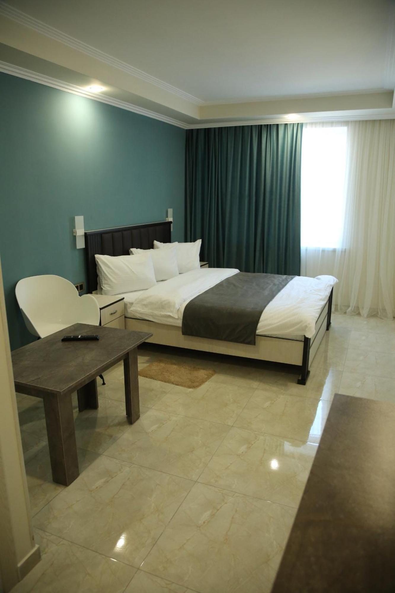 Vell Grey Hotel Martuni Exterior photo