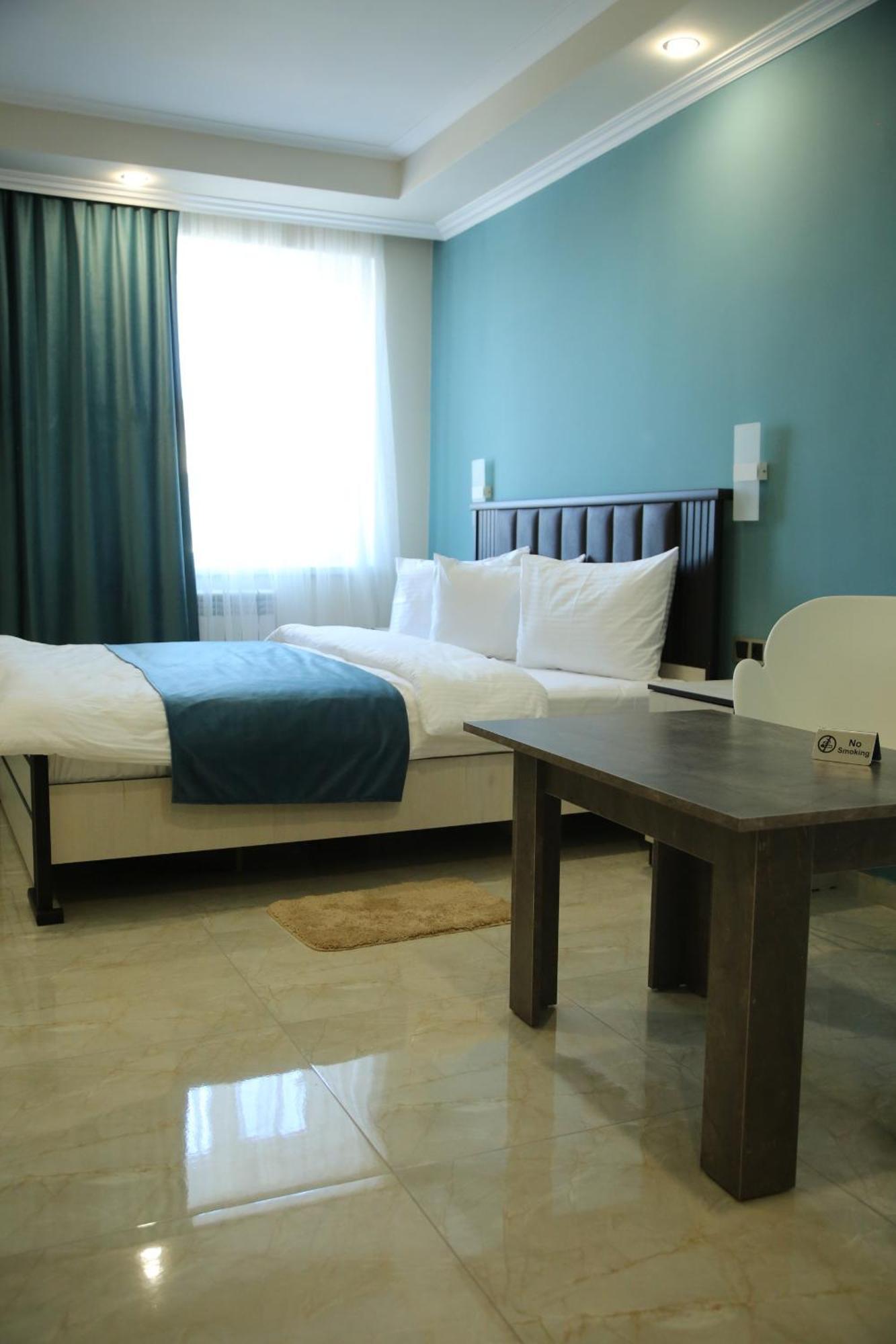 Vell Grey Hotel Martuni Exterior photo