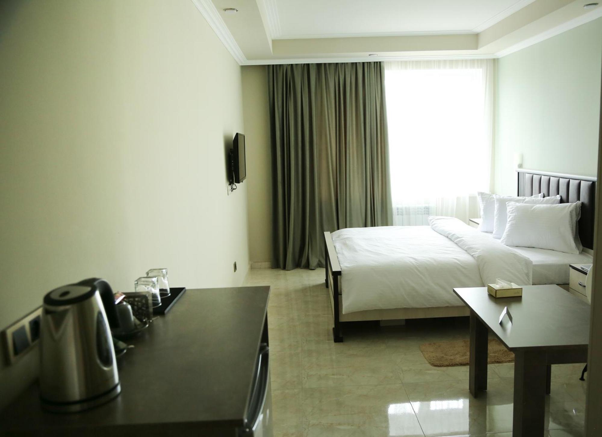 Vell Grey Hotel Martuni Exterior photo